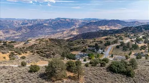 25201 Jacaranda Dr, Tehachapi, CA 93561 photo 8