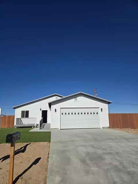 8173 Redwood Blvd, California City, CA 93505