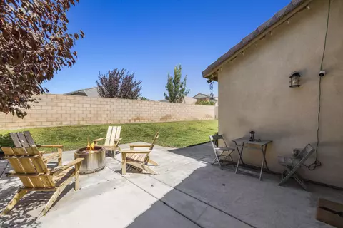 Exterior - 3625 Garnet Ln, Lancaster, CA 93535 photo 3 of 8