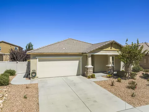 Exterior - 3625 Garnet Ln, Lancaster, CA 93535 photo 6 of 8