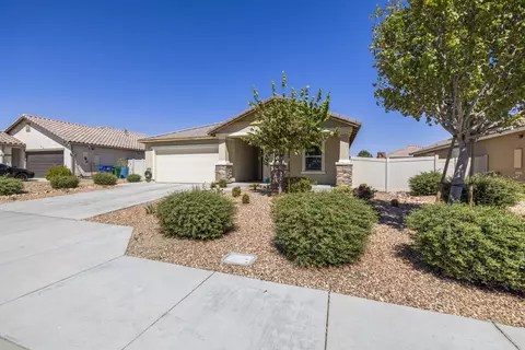 Exterior - 3625 Garnet Ln, Lancaster, CA 93535 photo 7 of 8
