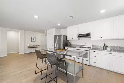 Kitchen - 3625 Garnet Ln, Lancaster, CA 93535 photo 2 of 4