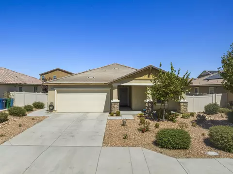 Exterior - 3625 Garnet Ln, Lancaster, CA 93535 photo 8 of 8
