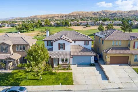 4332 Club Vista Dr, Palmdale, CA 93551
