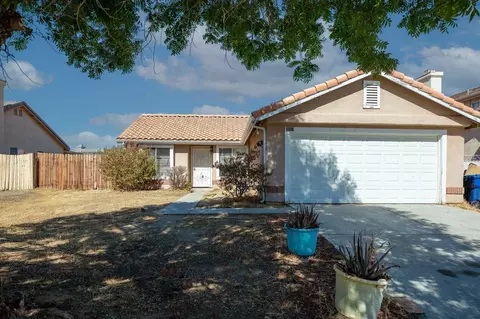3057 Viana Dr, Palmdale, CA 93550
