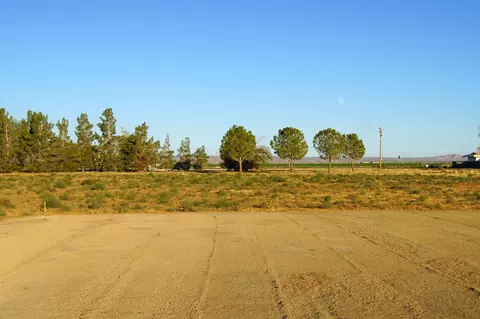 68 Th St E Ave E-1, Lancaster, CA 93535 photo 4
