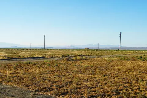 68 Th St E Ave E-1, Lancaster, CA 93535 photo 3