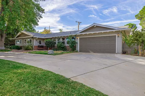 42019 Ivesgrove Dr, Lancaster, CA 93536