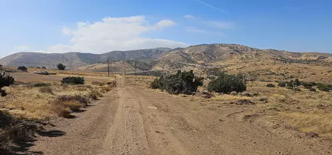 Vic Carson Mesa Rd Rough, Palmdale, CA 93550 photo 2