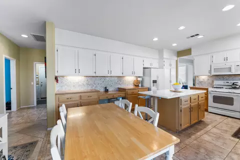 43334 Brandon Thomas Way, Lancaster, CA 93536 photo 14