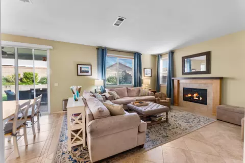 43334 Brandon Thomas Way, Lancaster, CA 93536 photo 10