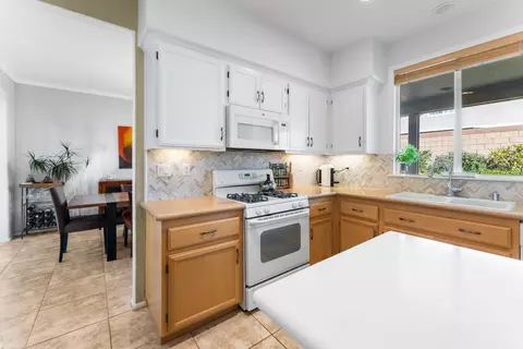 43334 Brandon Thomas Way, Lancaster, CA 93536 photo 17