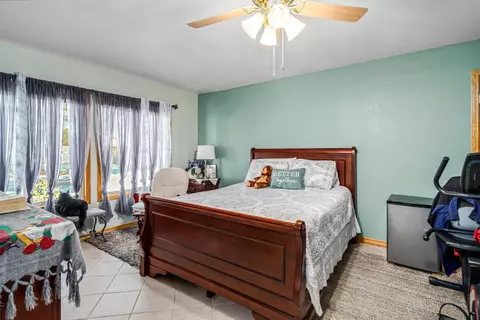 Bedroom - 44050 Andale Ave, Lancaster, CA 93535 photo 2 of 6