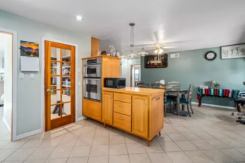 Kitchen - 44050 Andale Ave, Lancaster, CA 93535 photo 4 of 4