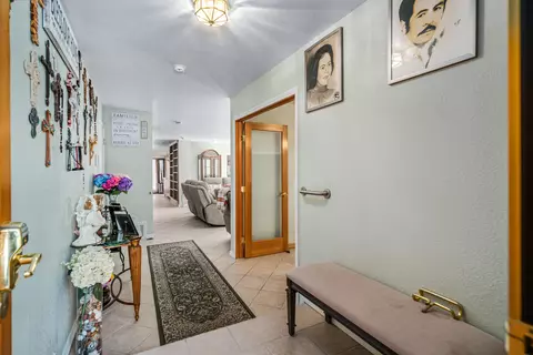 Entry Way - 44050 Andale Ave, Lancaster, CA 93535 photo 1 of 3