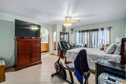 Bedroom - 44050 Andale Ave, Lancaster, CA 93535 photo 1 of 6