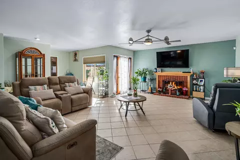 Living - 44050 Andale Ave, Lancaster, CA 93535 photo 1 of 2