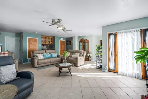 Living - 44050 Andale Ave, Lancaster, CA 93535 photo 2 of 2