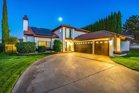 41712 Crispi Ln, Quartz Hill, CA 93536