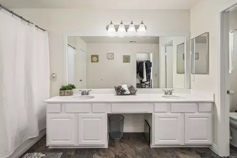 Bath - 45638 Barham Ave, Lancaster, CA 93534 photo 3 of 4