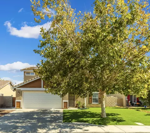 Exterior - 45638 Barham Ave, Lancaster, CA 93534 photo 2 of 10