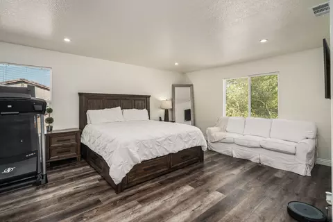 Bedroom - 45638 Barham Ave, Lancaster, CA 93534 photo 1 of 5