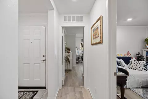Entry Way - 6320 Pondera St, Lancaster, CA 93536 photo 4 of 5