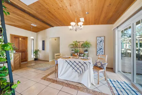 Dining - 25801 Cumberland Rd, Tehachapi, CA 93561 photo 1 of 1
