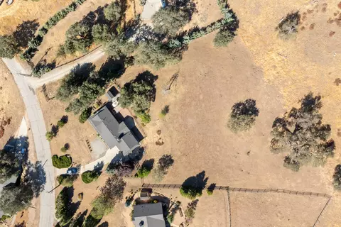 View/Area - 25801 Cumberland Rd, Tehachapi, CA 93561 photo 6 of 10