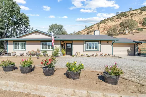 25801 Cumberland Rd, Tehachapi, CA 93561