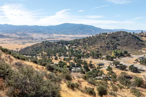 View/Area - 25801 Cumberland Rd, Tehachapi, CA 93561 photo 10 of 10
