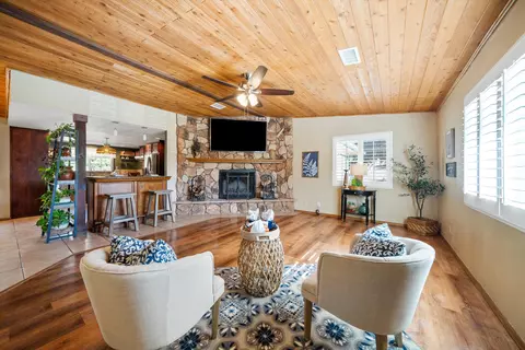 Living - 25801 Cumberland Rd, Tehachapi, CA 93561 photo 1 of 1