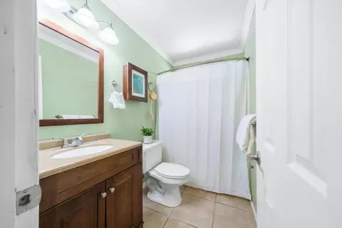 Bath - 25801 Cumberland Rd, Tehachapi, CA 93561 photo 2 of 2