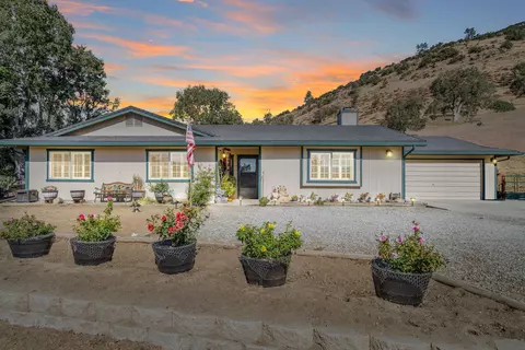 Exterior - 25801 Cumberland Rd, Tehachapi, CA 93561 photo 8 of 8