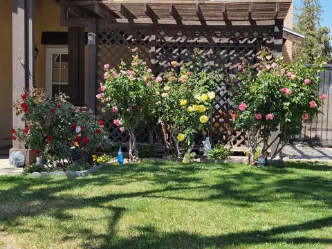 Exterior - 1109 Nugent St E, Lancaster, CA 93535 photo 3 of 5