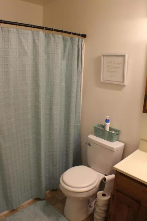 Bath - 1109 Nugent St E, Lancaster, CA 93535 photo 2 of 5