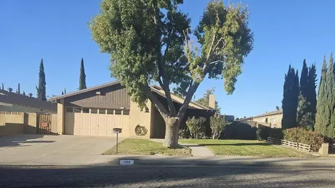 1109 Nugent St E, Lancaster, CA 93535