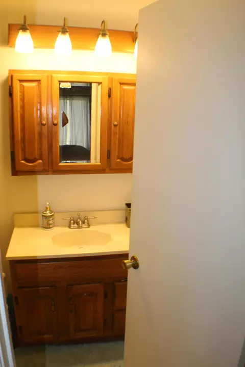 Bath - 1109 Nugent St E, Lancaster, CA 93535 photo 1 of 5