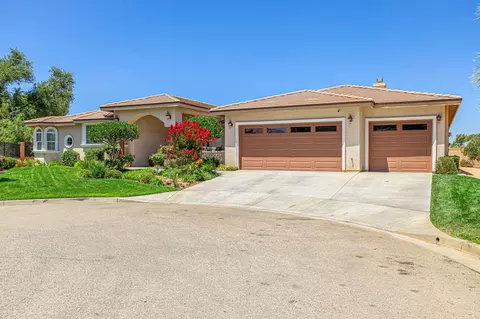 249 Quail Dr, Palmdale, CA 93551