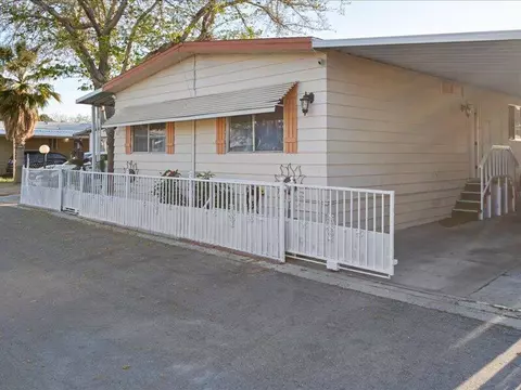 43850 20th St E #42, Lancaster, CA 93535 photo 2
