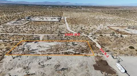 Ave R-2, Littlerock, CA 93543 photo 4