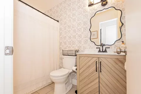 Bath - 643 Ave J 9 E, Lancaster, CA 93535 photo 1 of 3