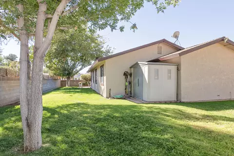 Exterior - 643 Ave J 9 E, Lancaster, CA 93535 photo 14 of 14