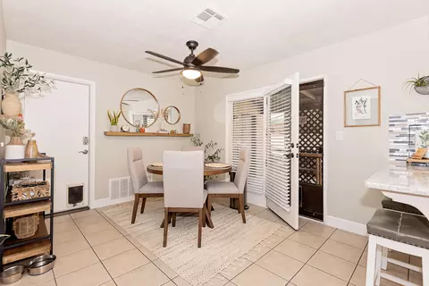 Entry Way - 643 Ave J 9 E, Lancaster, CA 93535 photo 3 of 3