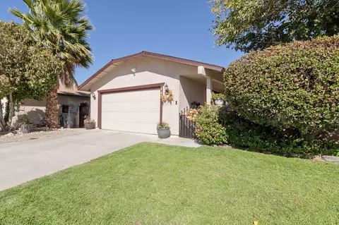643 Ave J 9 E, Lancaster, CA 93535