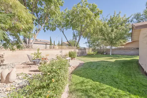 Exterior - 643 Ave J 9 E, Lancaster, CA 93535 photo 7 of 14