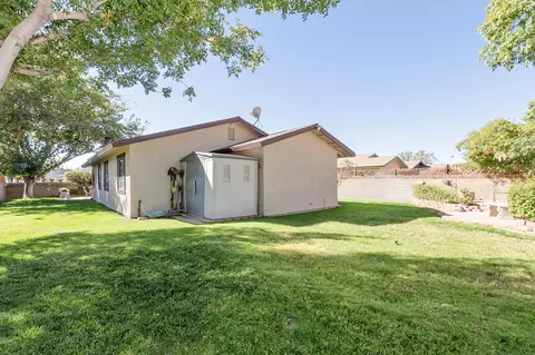 Exterior - 643 Ave J 9 E, Lancaster, CA 93535 photo 13 of 14