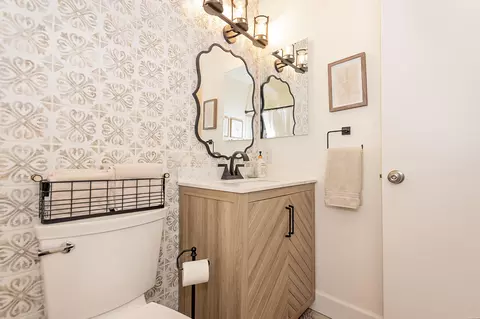 Bath - 643 Ave J 9 E, Lancaster, CA 93535 photo 2 of 3