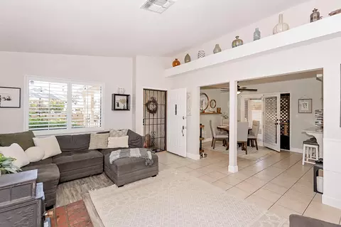 Entry Way - 643 Ave J 9 E, Lancaster, CA 93535 photo 1 of 3
