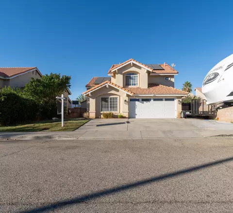 1757 Mesa Dr, Lancaster, CA 93535